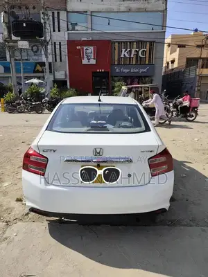 Honda City 2018 Manual Sedan - Reliable Compact Car