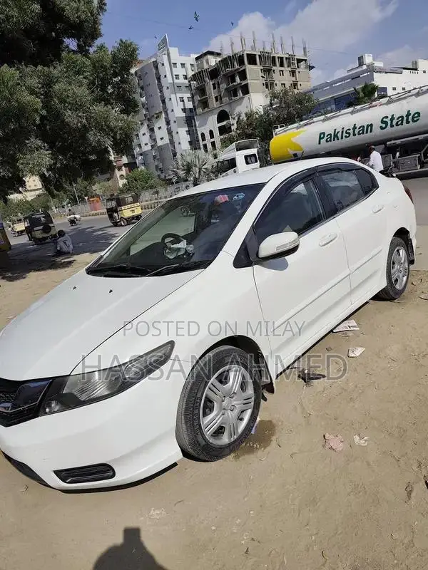 Honda City 2018 Manual Sedan - Reliable Compact Car