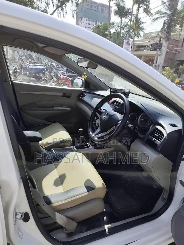 Honda City 2018 Manual Sedan - Reliable Compact Car