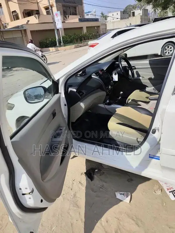 Honda City 2018 Manual Sedan - Reliable Compact Car