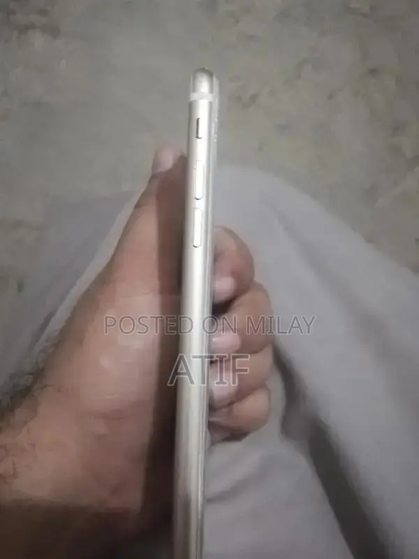 Golden 128GB Smartphone PTA Approved Used Condition