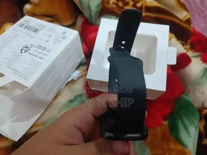 Large 46mm Smart Watch with Fitness Tracking and Health Monitoring