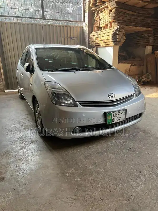 Toyota Prius Hybrid Sedan - 2007-2012 Model