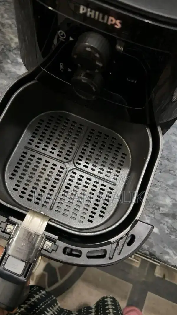 Philip Air Fryer - Lightly Used Kitchen Appliance