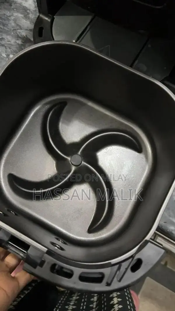 Philip Air Fryer - Lightly Used Kitchen Appliance