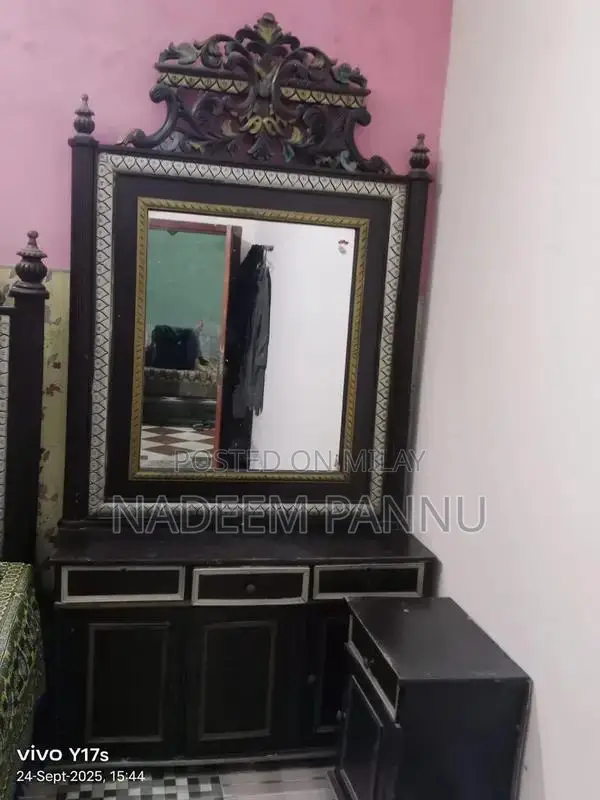 Wooden Bedroom Furniture Set with Matching Nightstand