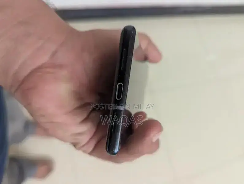 Pixel 6 Pro Smartphone with Camera and Battery Performance