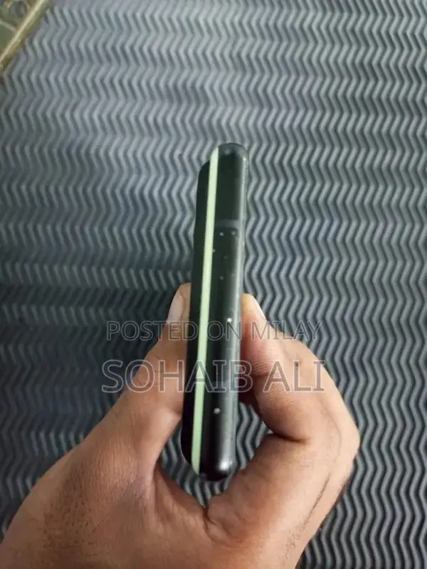 Google Pixel 6 Ultra HD Smartphone with Advanced Camera