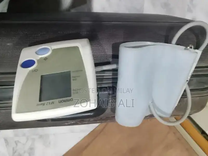 Omron Blood Pressure Monitor with Large Display and IntelliSense Techn