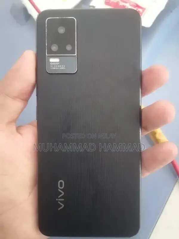 Smartphone with Large Memory and Fingerprint Sensor