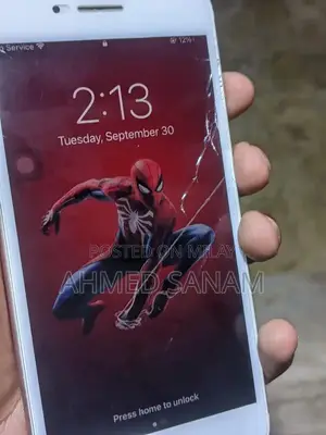 Apple iPhone 7 Plus 128GB Smartphone with Cracked Screen