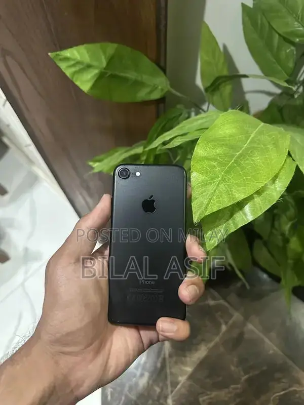 Refurbished 128GB Smartphone with Fingerprint Sensor