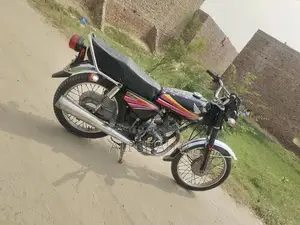 Honda CG 125 Motorcycle - Reliable Classic Commuter Bike