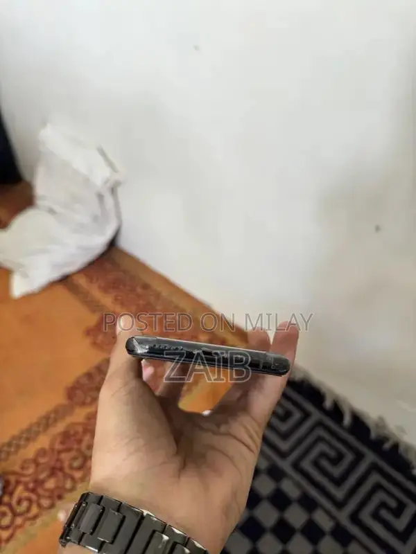 Apple iPhone 11 Pro 256GB Unlocked Smartphone