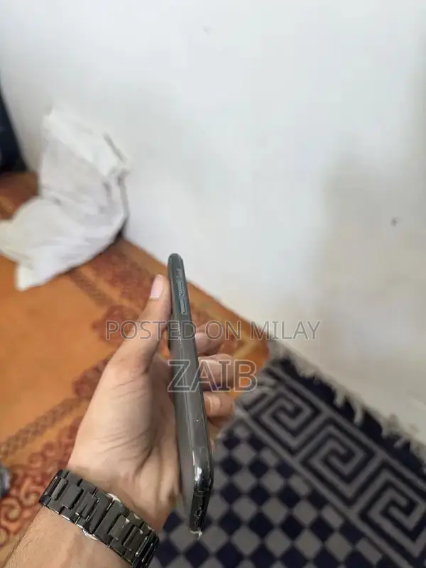 Apple iPhone 11 Pro 256GB Unlocked Smartphone