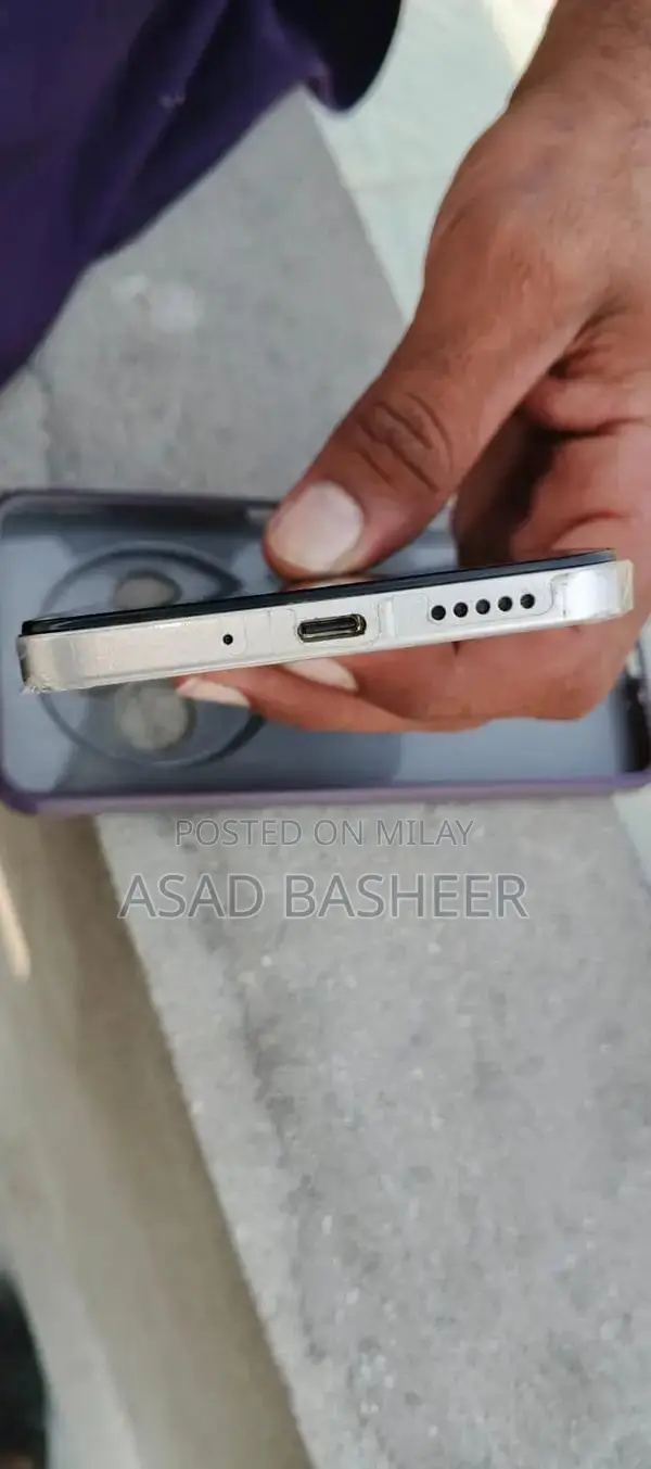 Compact Mobile Device with High Storage and Warranty