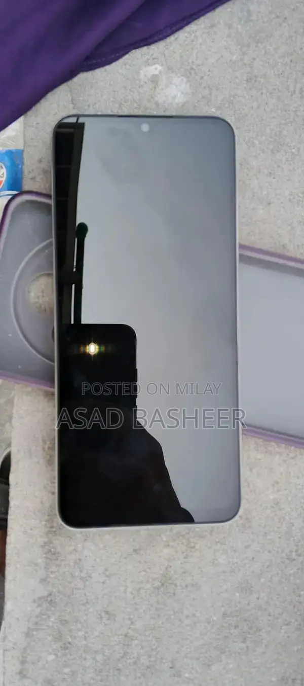 Compact Mobile Device with High Storage and Warranty