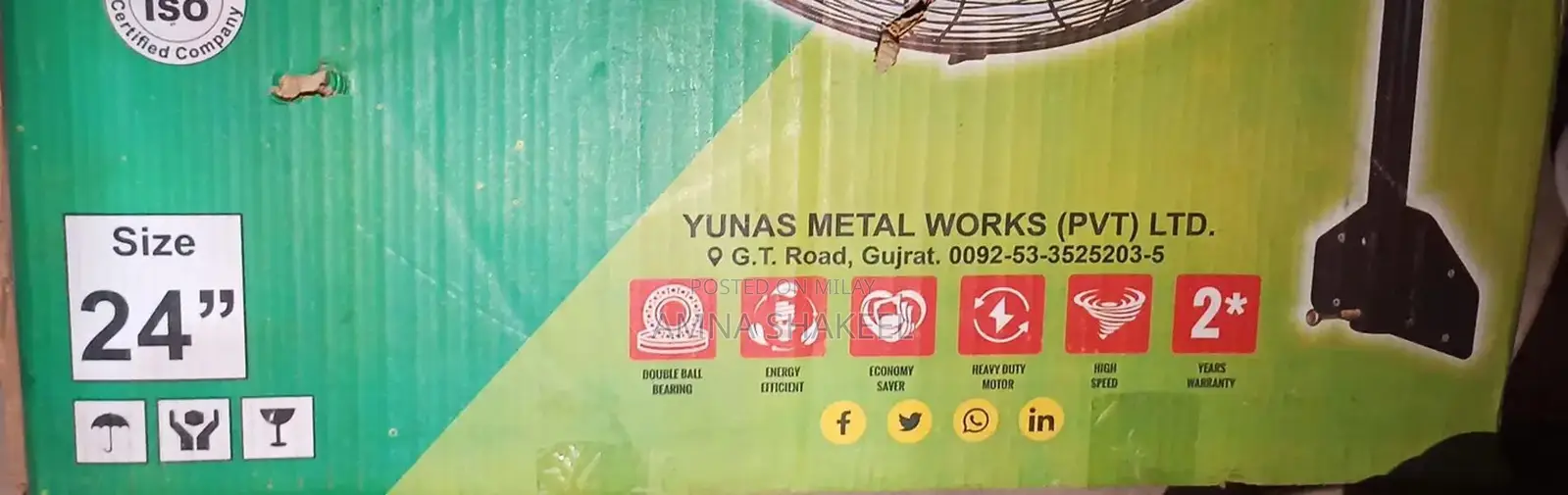 Pedestal Fan with Multiple Features