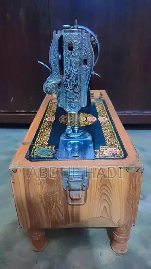 Manual Hand-Operated Sewing Machine