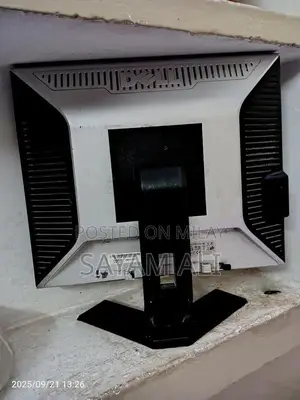 Photo - Dell 17-Inch LED Laptop with Large Display