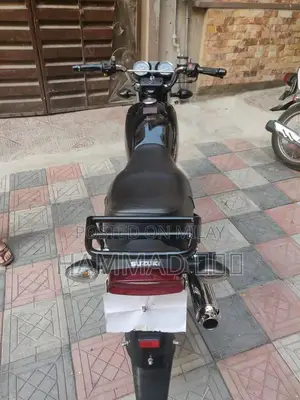 Suzuki GS 150 SE Motorcycle - Low Mileage First Owner Bike