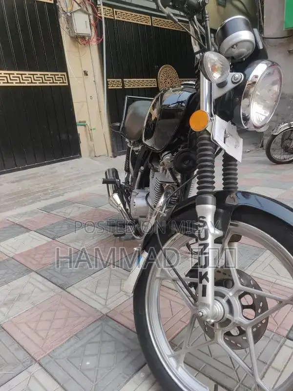 Suzuki GS 150 SE Motorcycle - Low Mileage First Owner Bike