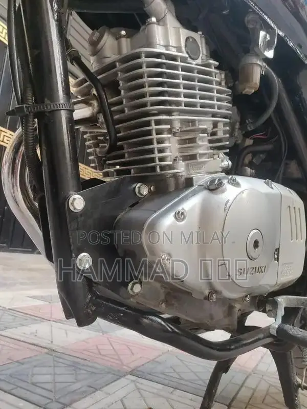 Suzuki GS 150 SE Motorcycle - Low Mileage First Owner Bike