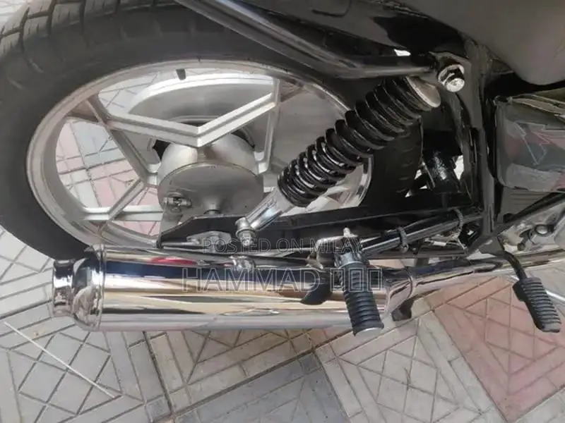 Suzuki GS 150 SE Motorcycle - Low Mileage First Owner Bike