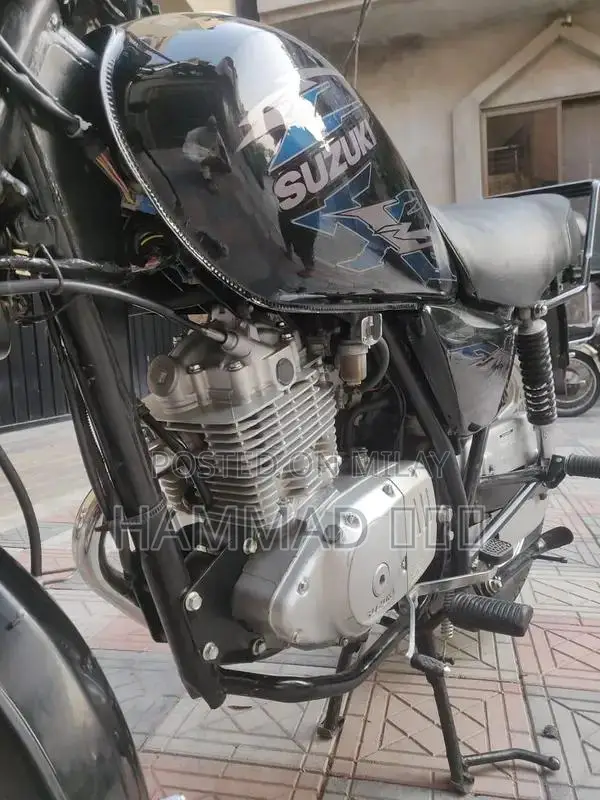 Suzuki GS 150 SE Motorcycle - Low Mileage First Owner Bike