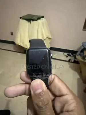 Photo - Apple Watch Series 3 38mm Smartwatch - Excellent Condition with Origin