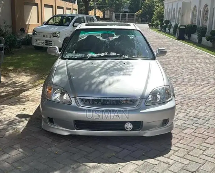 Honda Civic B20 VTEC Performance Sedan with Modifications