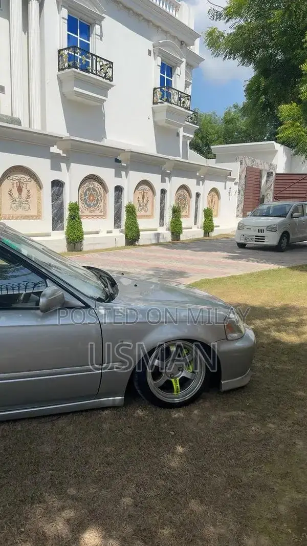 Honda Civic B20 VTEC Performance Sedan with Modifications