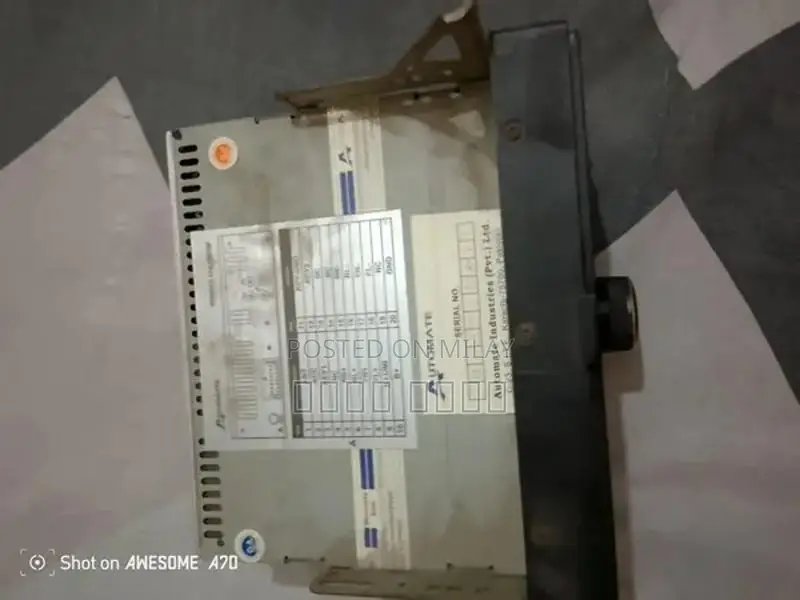 Portable Alto MP3 Player with Compact Design and Music Playback