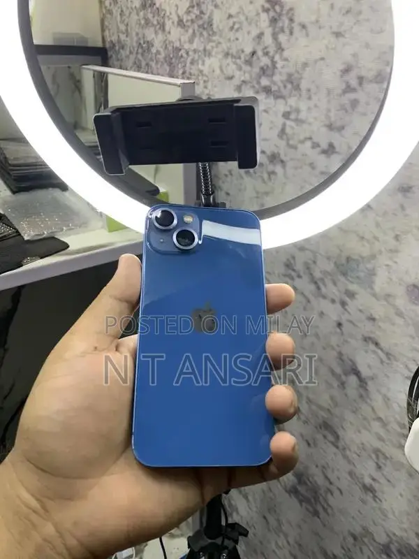 Refurbished 128GB iPhone 13 with High Battery Health