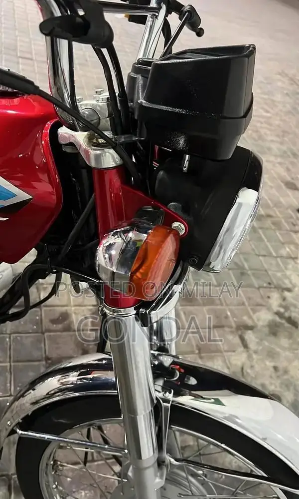 Honda 125cc Motorcycle - 2024 Model Compact Urban Commuter