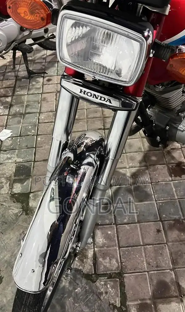 Honda 125cc Motorcycle - 2024 Model Compact Urban Commuter