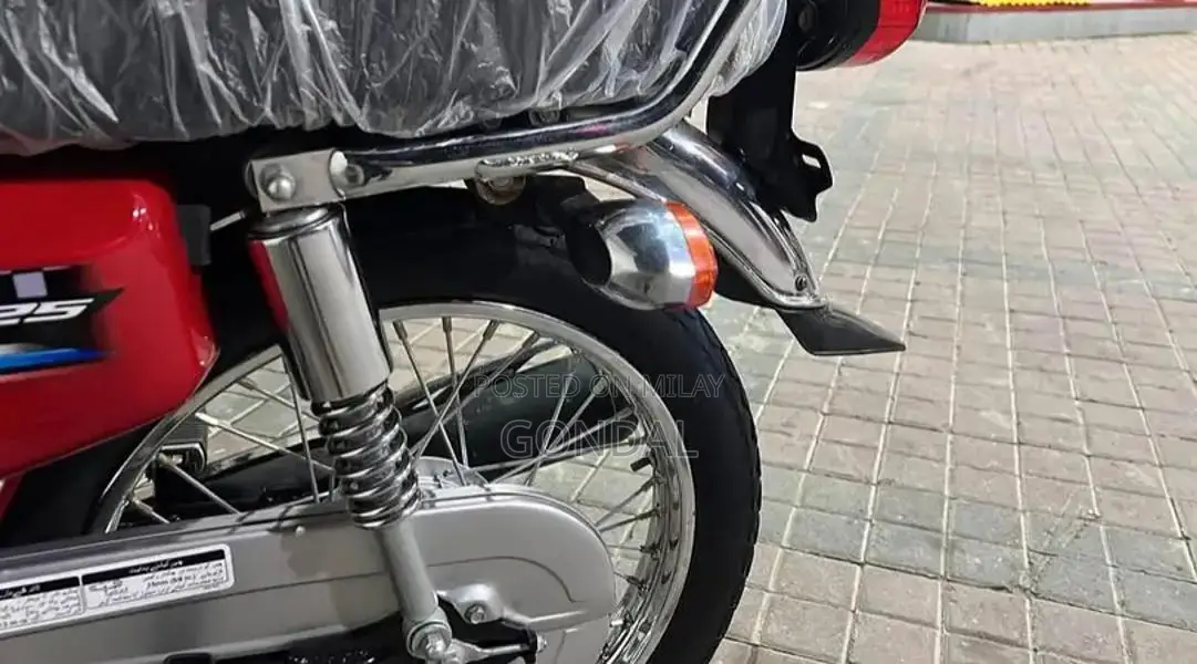 Honda 125cc Motorcycle - 2024 Model Compact Urban Commuter