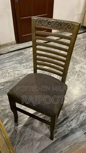 Large Glass Top Dining Table with 6 Matching Chairs