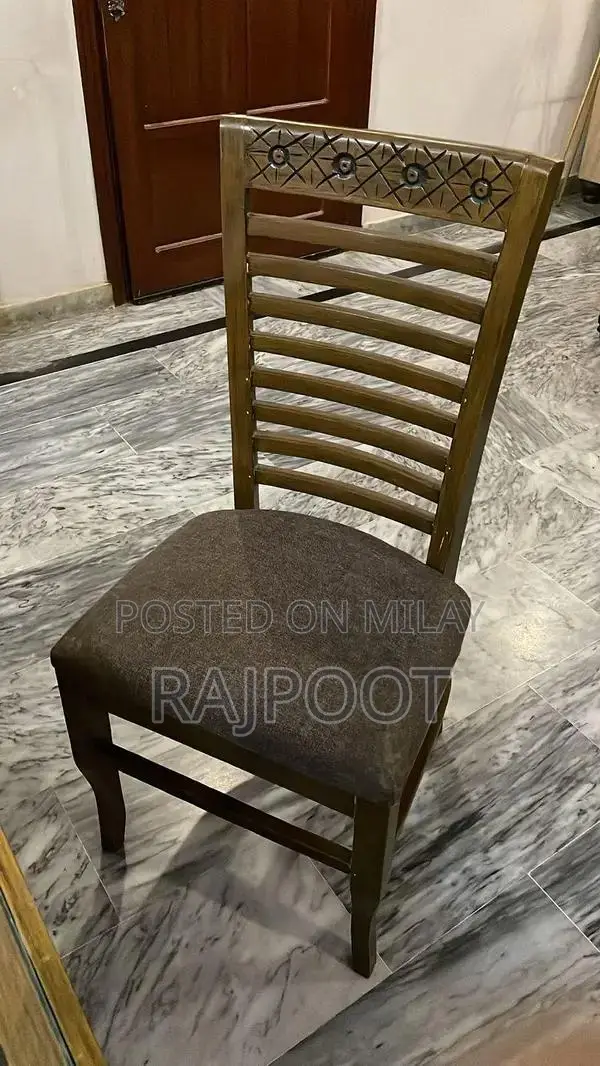 Large Glass Top Dining Table with 6 Matching Chairs