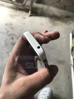 Nokia Basic Feature Phone Compact Classic Design