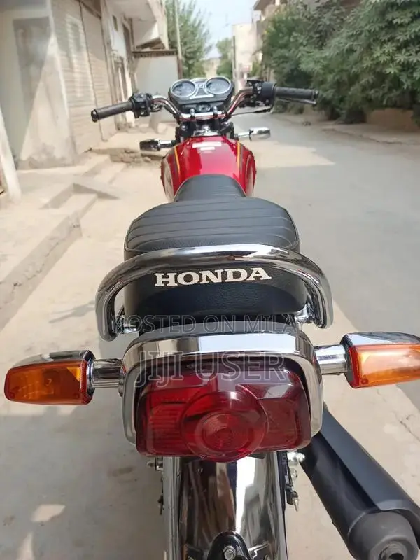 CG150 Motorcycle - Excellent Condition, Low Mileage