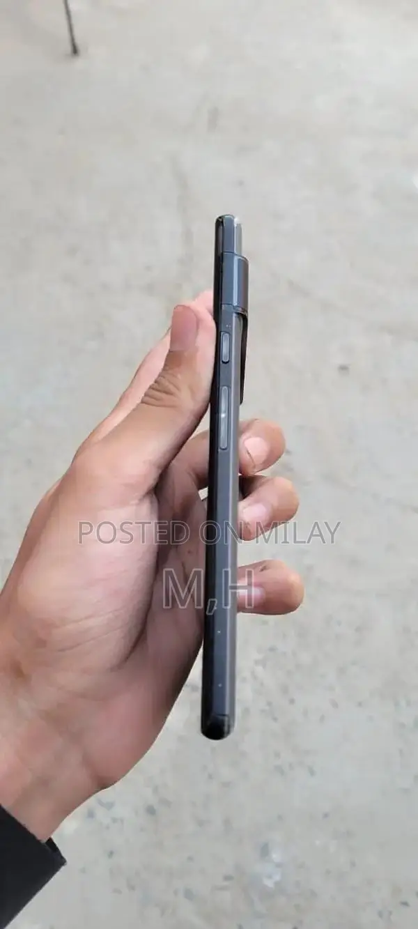 High-Performance Google Smartphone with Advanced Camera System