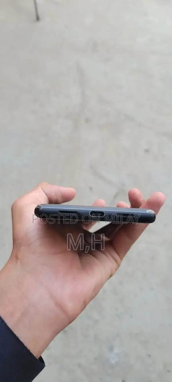 High-Performance Google Smartphone with Advanced Camera System