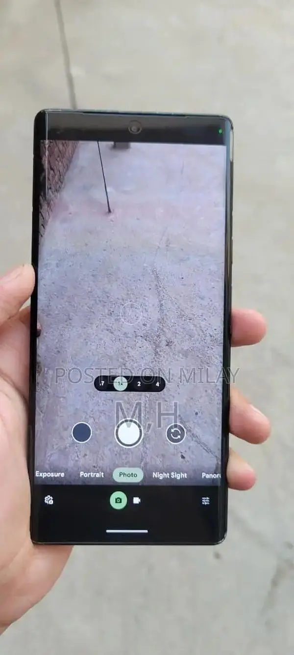 High-Performance Google Smartphone with Advanced Camera System