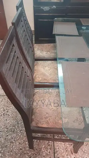 Photo - Wooden 6-Seater Dining Table in Excellent Condition