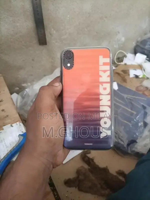 Smartphone with 64GB Storage and Good Condition