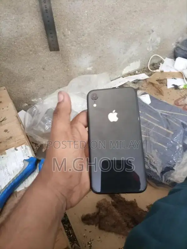 Smartphone with 64GB Storage and Good Condition