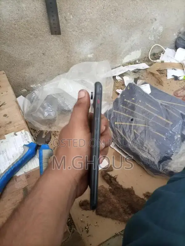 Smartphone with 64GB Storage and Good Condition