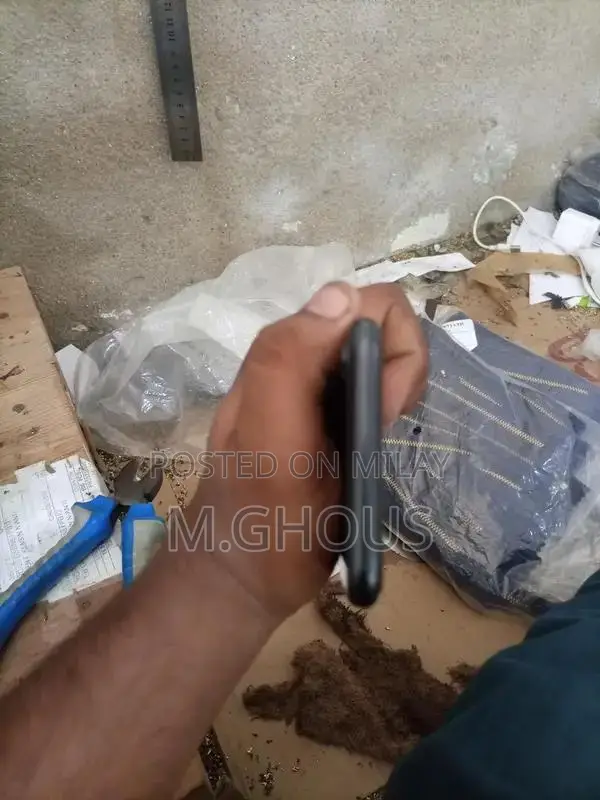 Smartphone with 64GB Storage and Good Condition