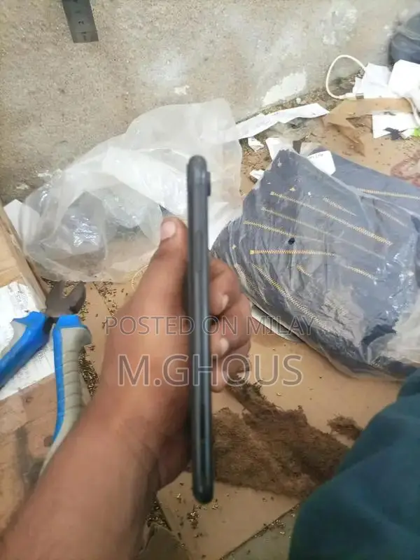 Smartphone with 64GB Storage and Good Condition